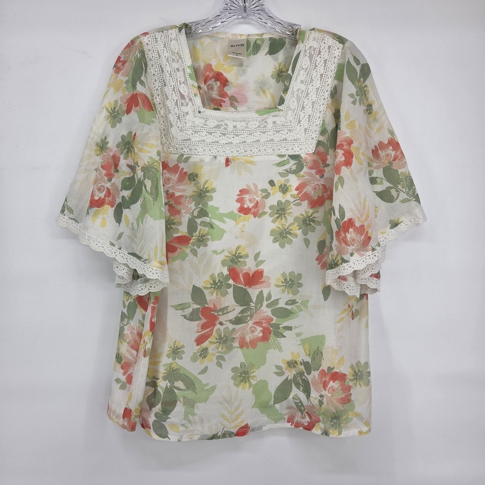Blair Floral Blouse Size S White Red Green Lace Trim Flutter Sleeve Cottagecore